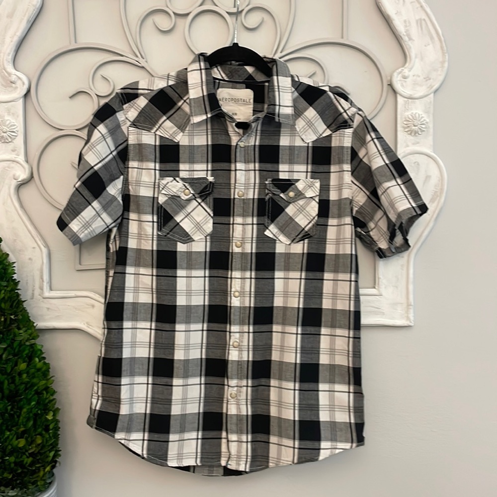 Aeropostale Men’s Short -Sleeve Plaid Pattern Woven Shirt Medium